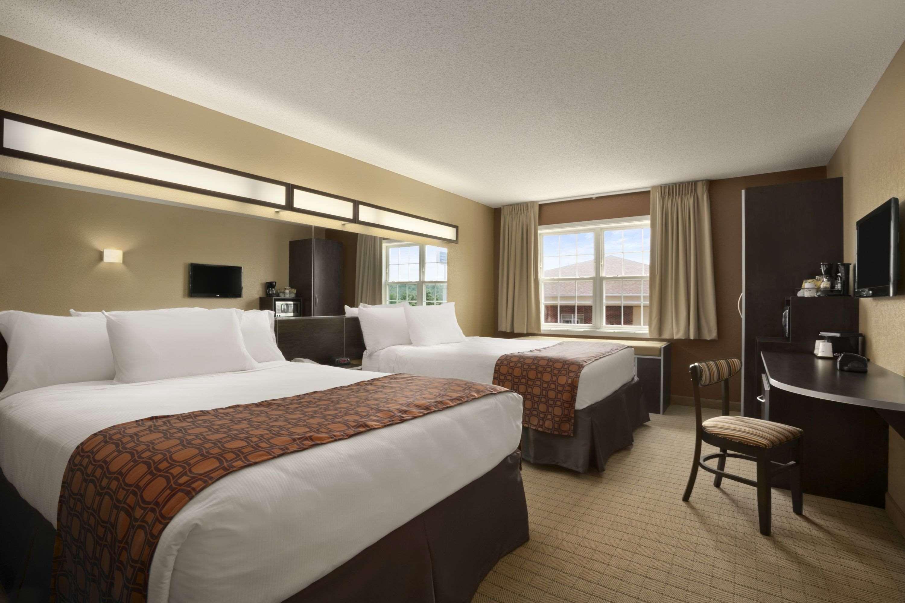 Microtel Inn & Suites By Wyndham Mineral Wells/Parkersburg Exterior photo